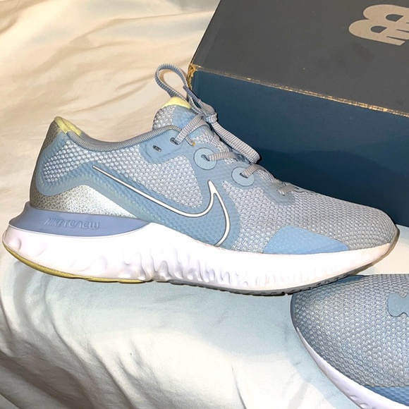 Nike Renew Run High-Cushion Running Shoe - Picture 7 of 7